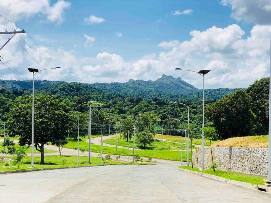 Overlooking Staycation At Sandari Batulao Tagaytay City Exteriör bild