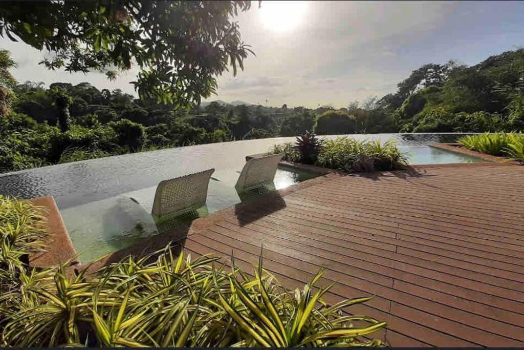 Overlooking Staycation At Sandari Batulao Tagaytay City Exteriör bild