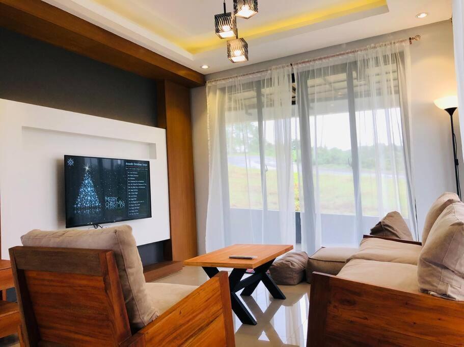 Overlooking Staycation At Sandari Batulao Tagaytay City Exteriör bild