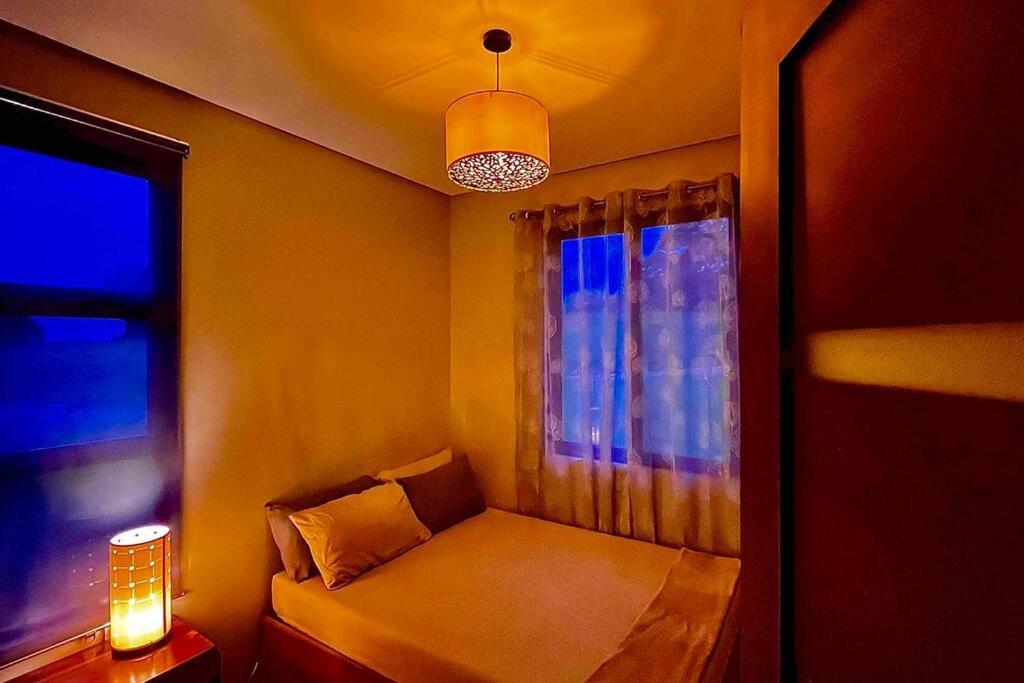 Overlooking Staycation At Sandari Batulao Tagaytay City Exteriör bild
