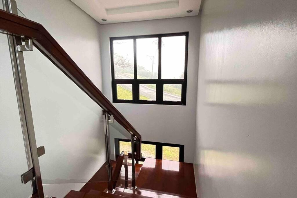 Overlooking Staycation At Sandari Batulao Tagaytay City Exteriör bild