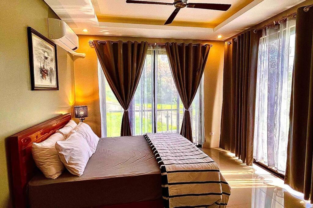 Overlooking Staycation At Sandari Batulao Tagaytay City Exteriör bild