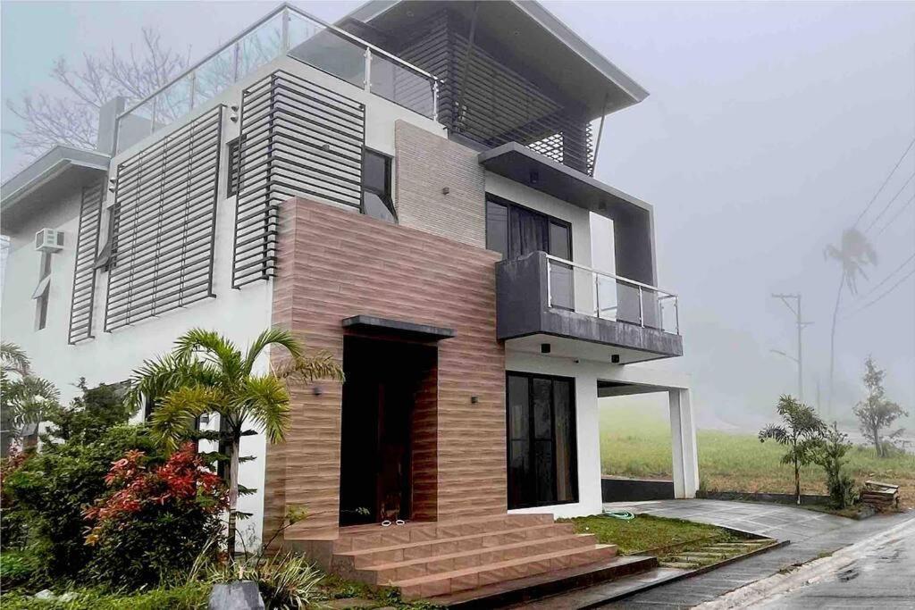 Overlooking Staycation At Sandari Batulao Tagaytay City Exteriör bild