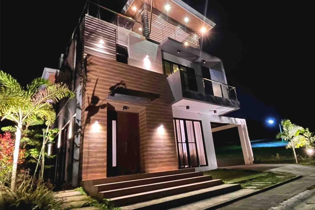 Overlooking Staycation At Sandari Batulao Tagaytay City Exteriör bild
