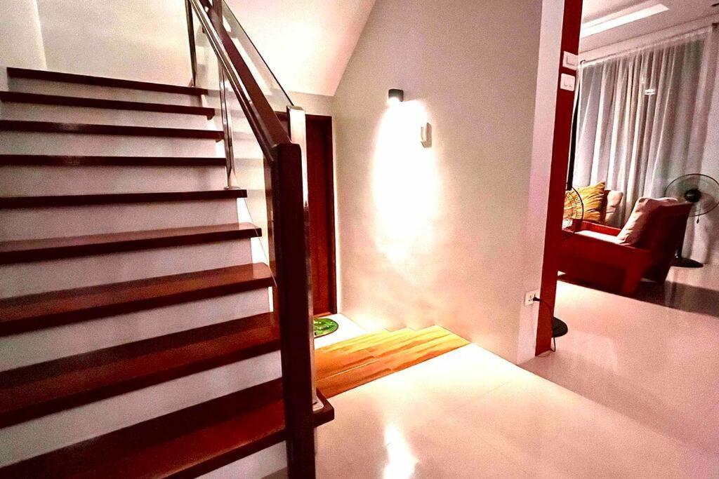 Overlooking Staycation At Sandari Batulao Tagaytay City Exteriör bild