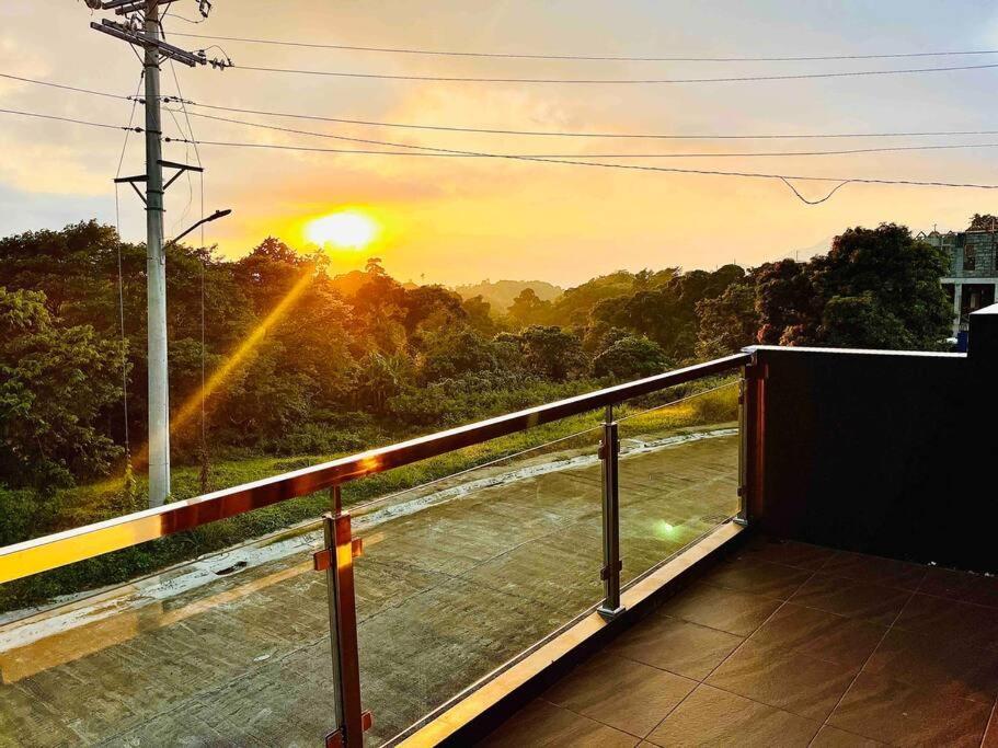 Overlooking Staycation At Sandari Batulao Tagaytay City Exteriör bild