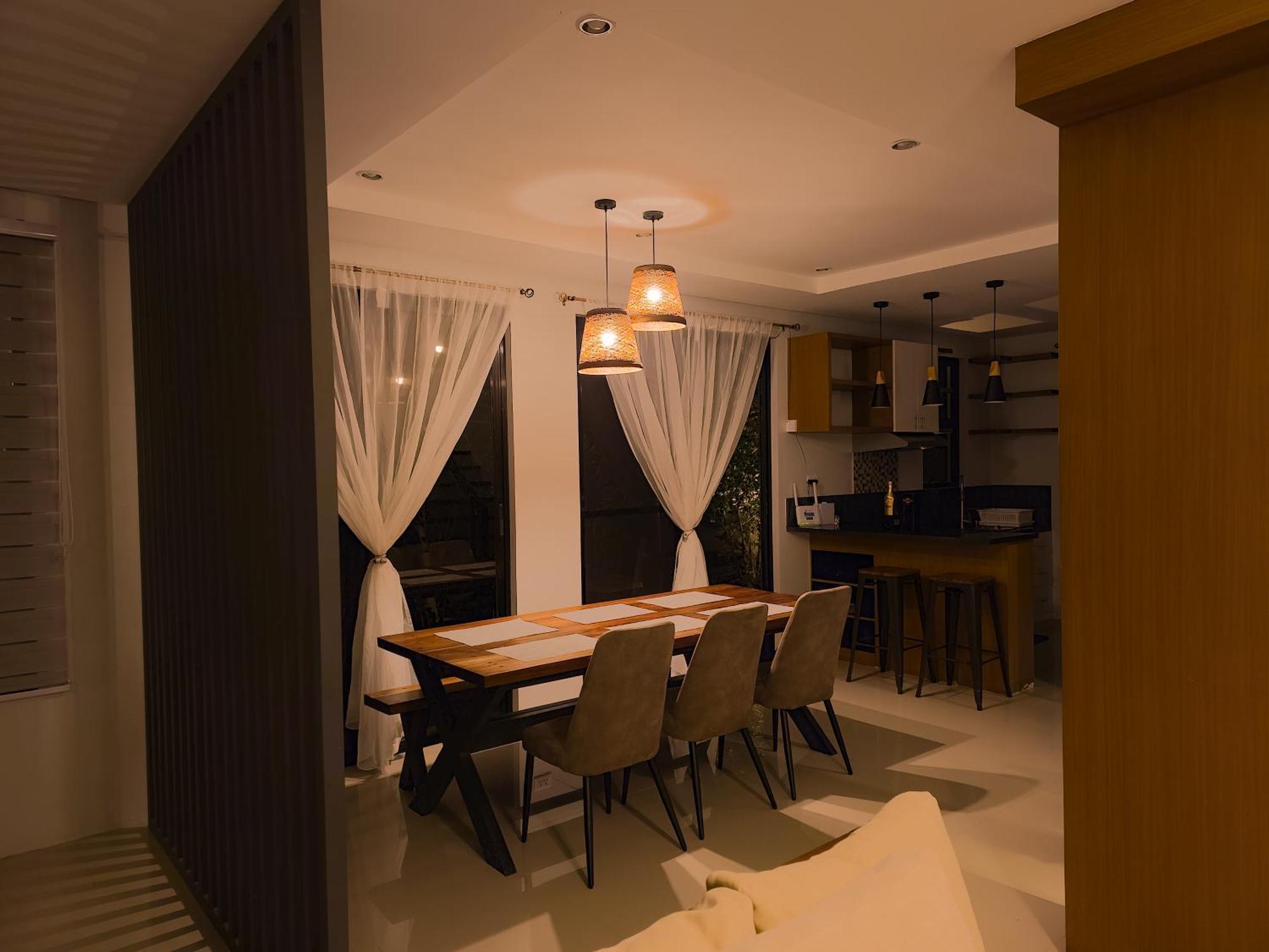 Overlooking Staycation At Sandari Batulao Tagaytay City Exteriör bild